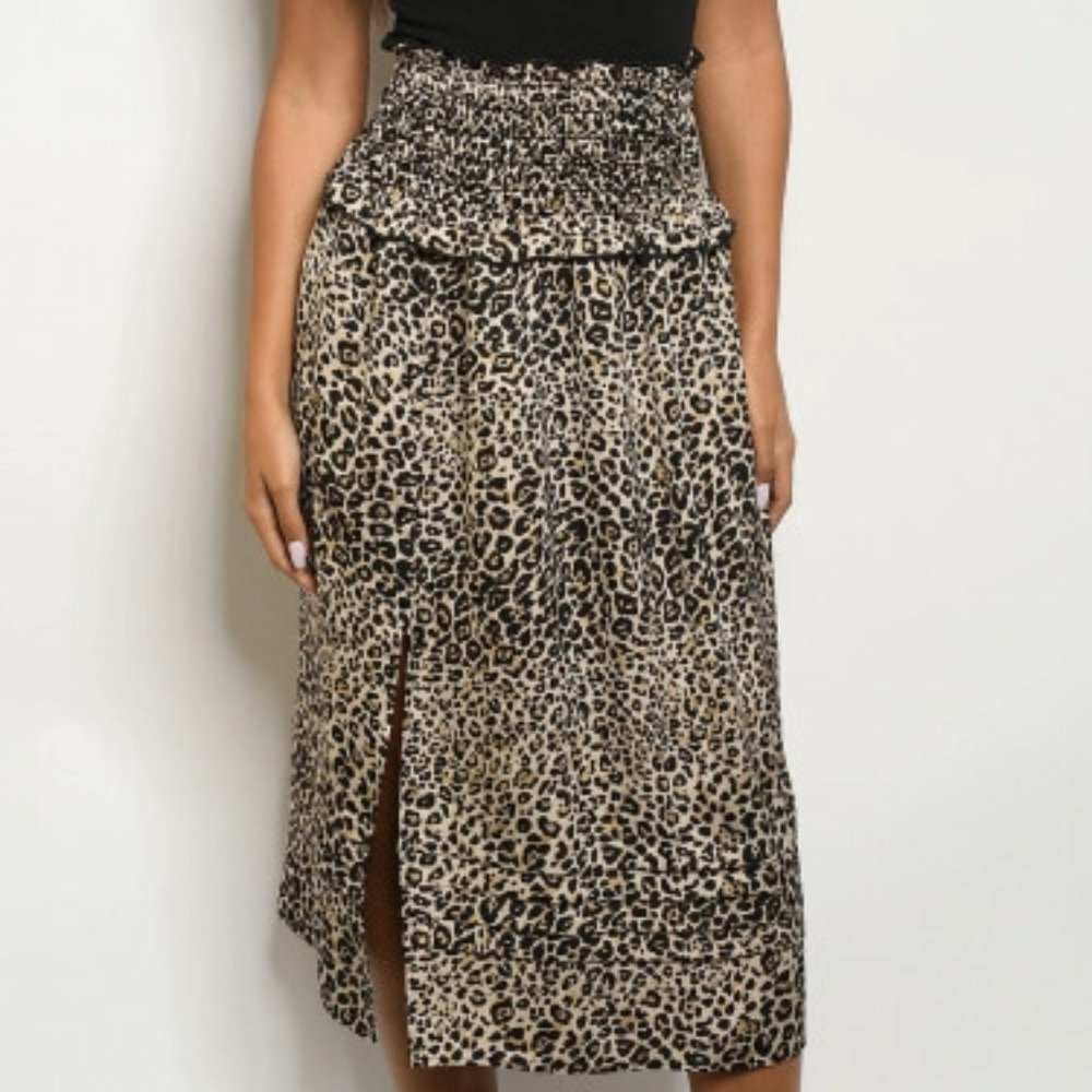 Leopard print smocked banded waist featuring front - Picture 4 of 4